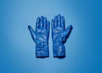 panadaya blue leather gloves plain background photography 28185885 97d6 4118 8799 67c27babe78b